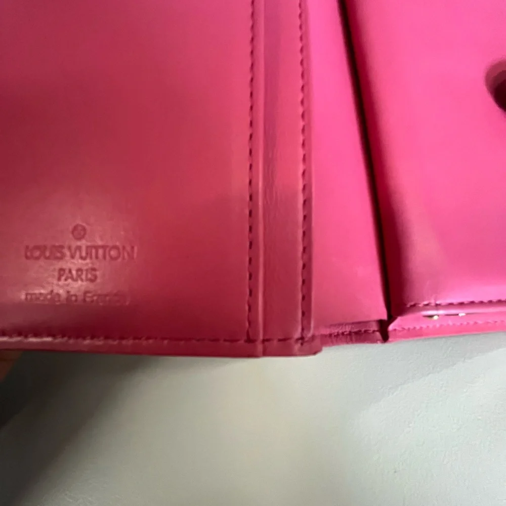AUTHENTIC Louis Vuitton Pink Vernis Leather Kisslock Wallet - Picture 7 of 7